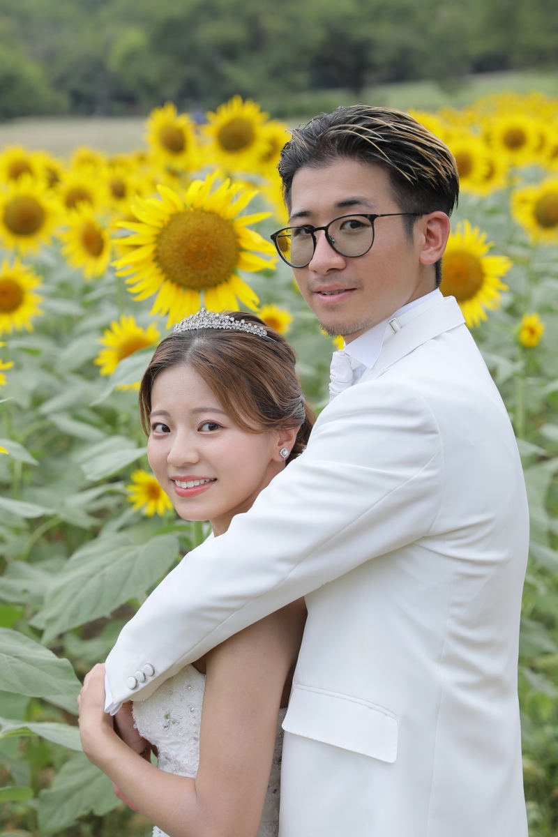 ひまわりと一緒に