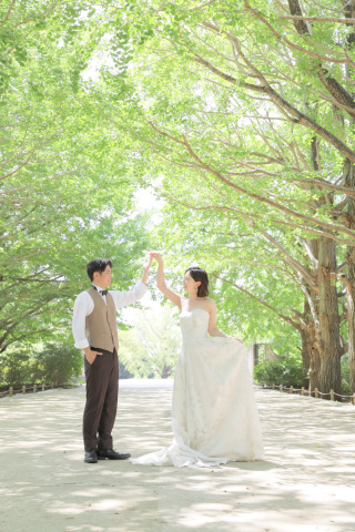 緑の並木路で。