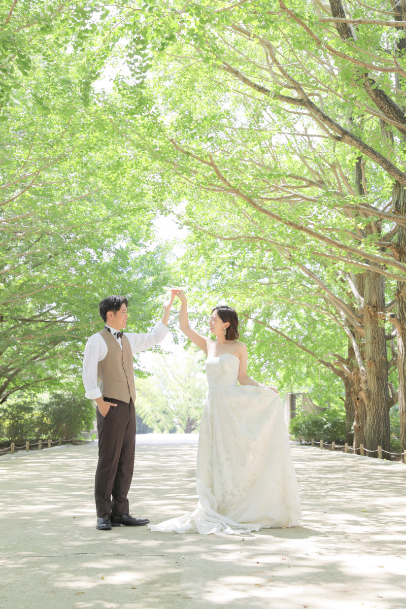 緑の並木路で。