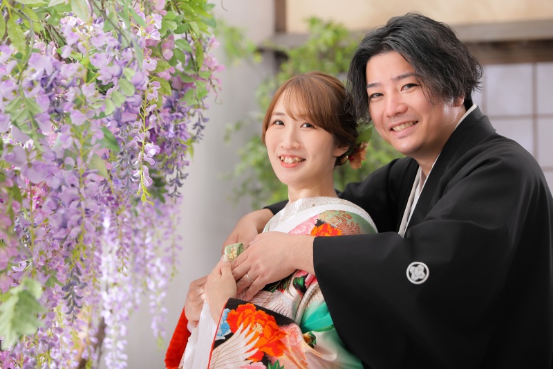 藤のお花の前で