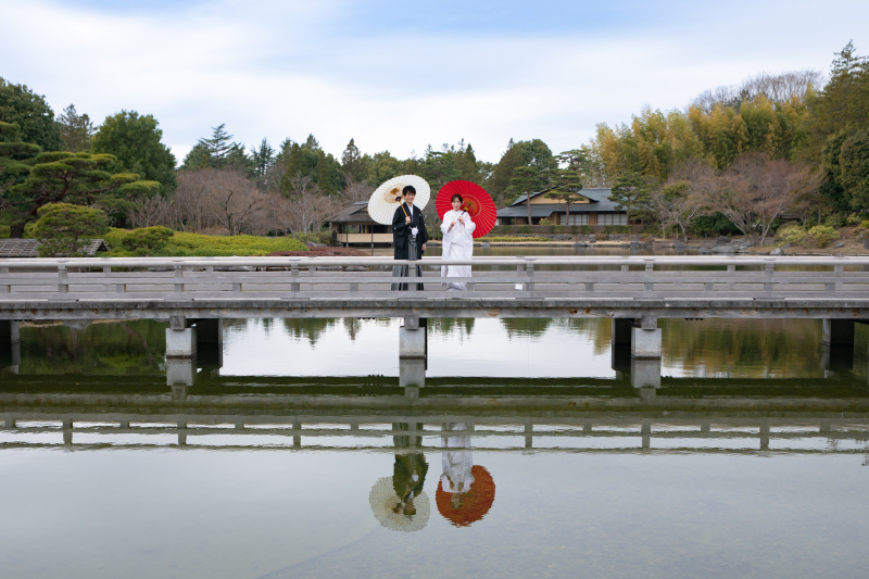 日本庭園の橋で