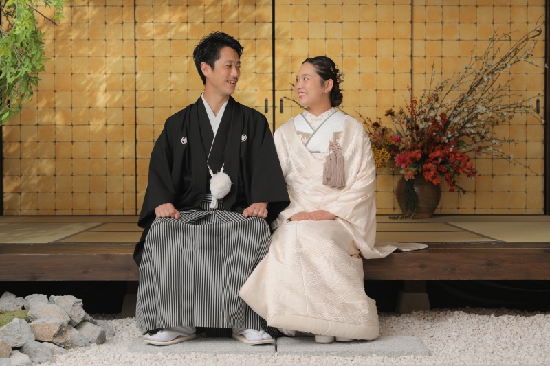 縁側に腰掛けて