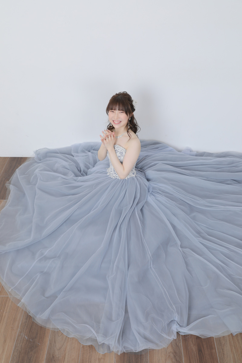 ブルードレス。