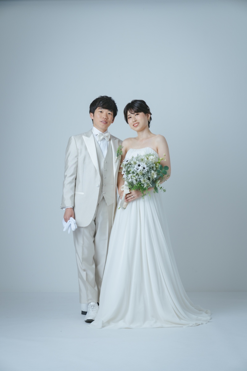 初めはスタジオにて