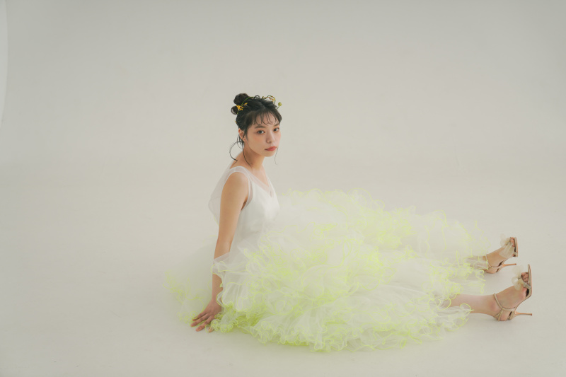 総チュールのギャザーがたっぷり入ったボリュームドレ