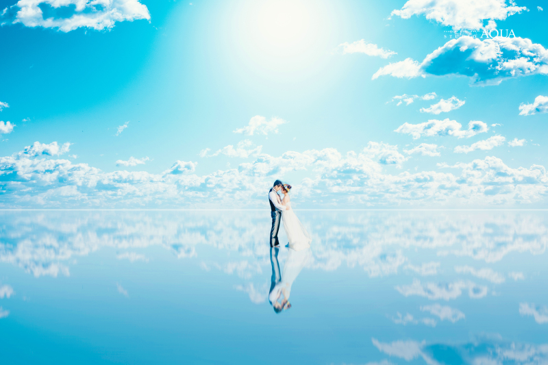 ウユニ塩湖をモチーフに撮った1枚です。この写真で2018年のジャパンウェディングフォトグランプリ3位を獲得しました。