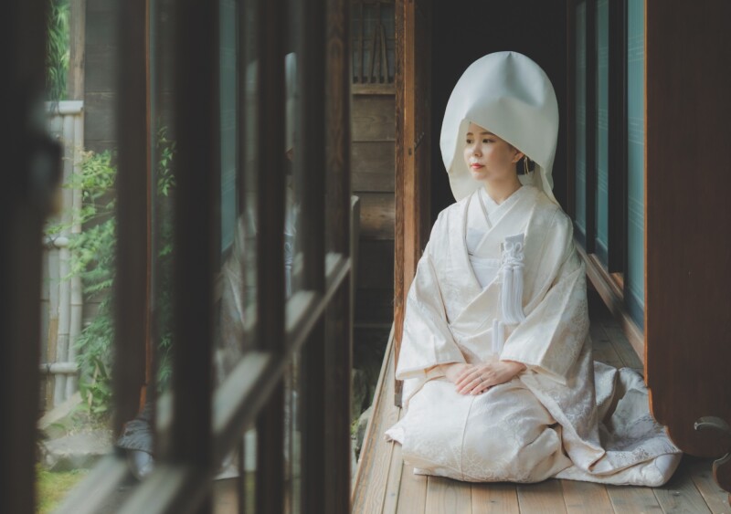 洋髪に綿帽子