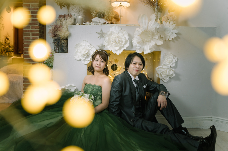 花と光に囲まれて