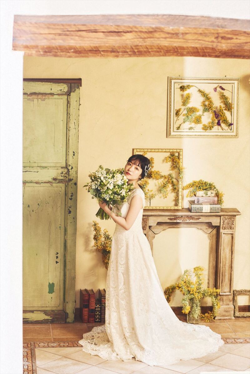 【ウェディングドレス&カラードレス】洋装2着スタジオ撮影≪全データ+台紙付き写真≫