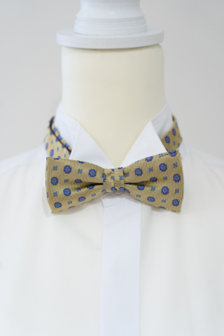 蝶ネクタイ１６