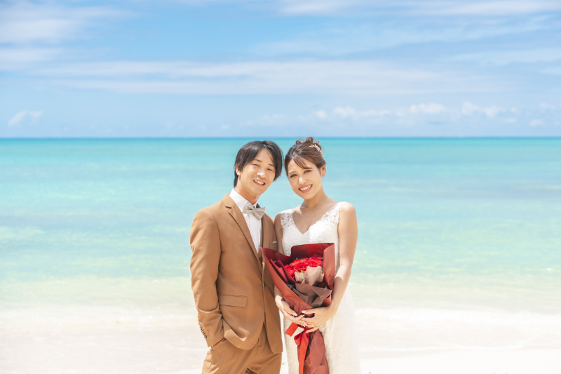 【宮古島ビーチ撮影コミコミ100カット】青い海＆白い砂浜で特別なひとときを！