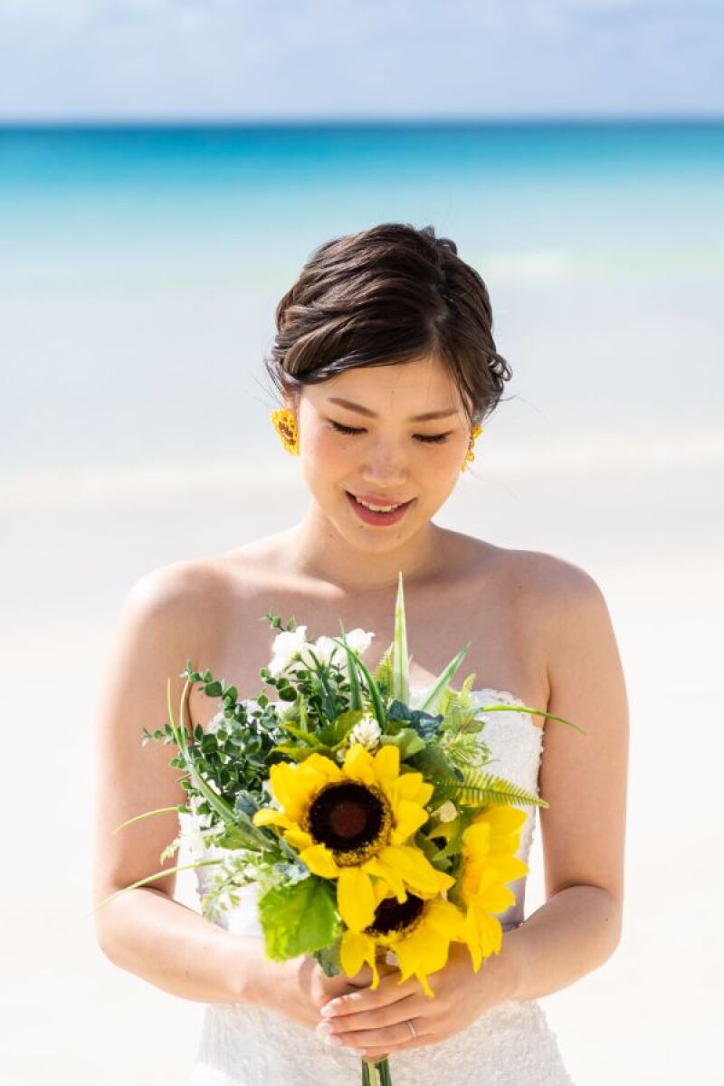 白と青に映える