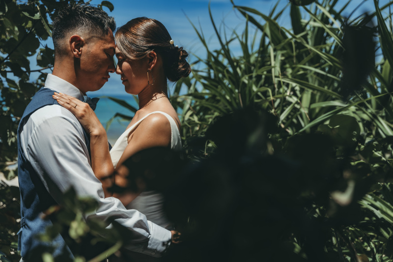 お互いおでこをそっと重ねながら感じる相手の体温