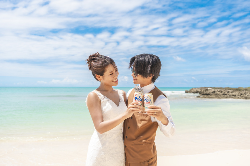 アイテムを使ったショットもぜひ！ビーチで乾杯♪