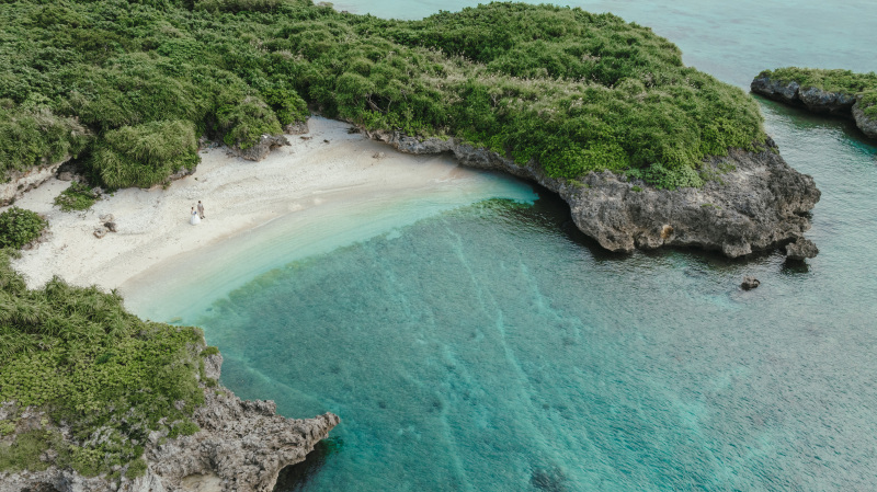 ドローンを使い宮古島の美しいビーチで