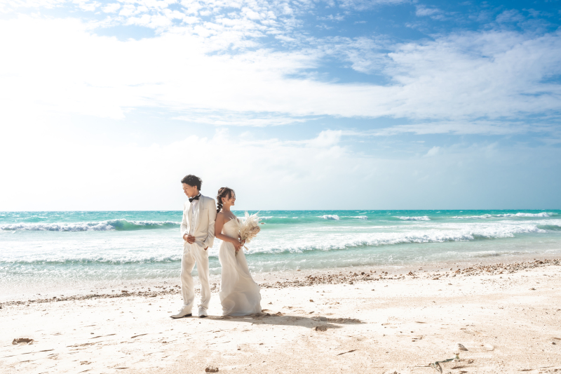 ここからはビーチフォトへ おふたりもお色直し