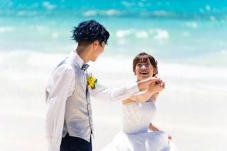 海の中に輝く笑顔