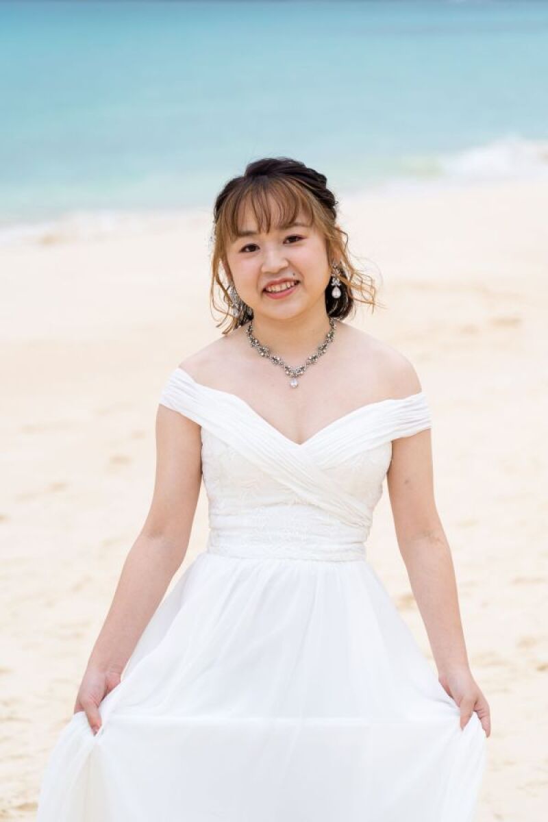 オフショルダーのAライン