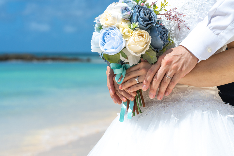 手を添えてつつ