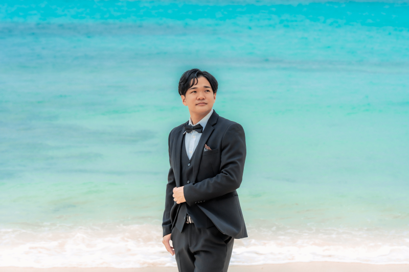 ご新郎様はカッコよくブラックで統一したタキシード