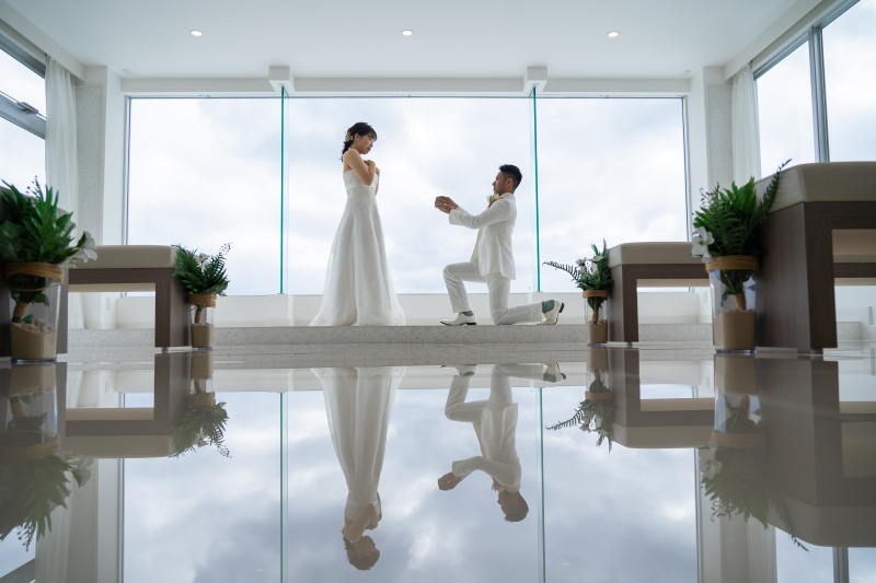 チャペルでプロポーズで始まり