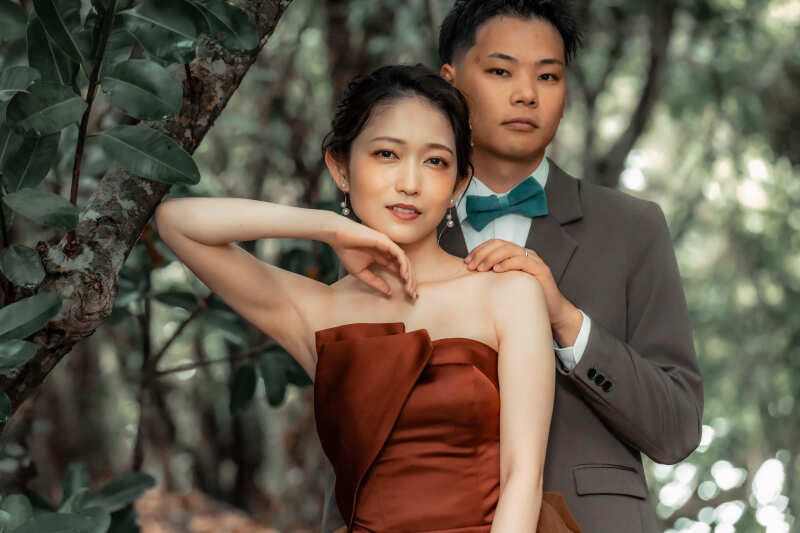 背景に合わせて表情の見え方も変わっていく