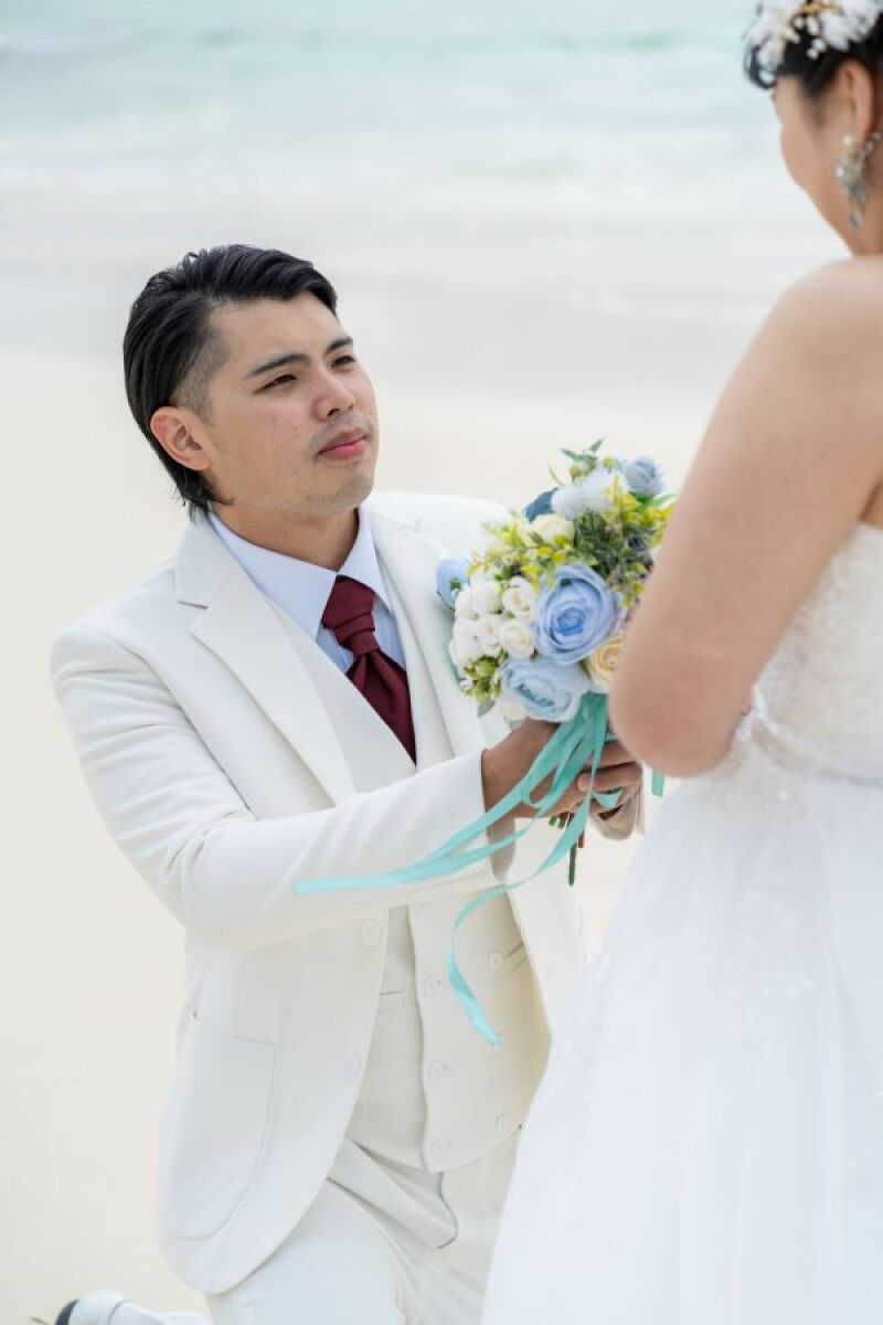 ビーチで突然の