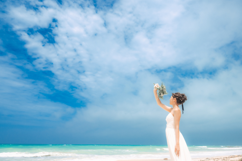 ご新婦様ととてもステキなドレススタイル