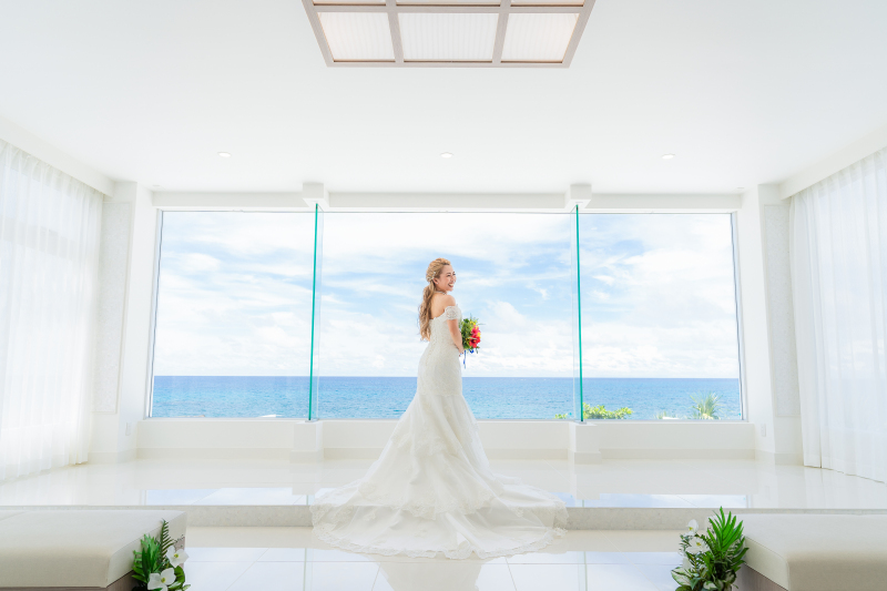 白いチャペルと宮古ブルー