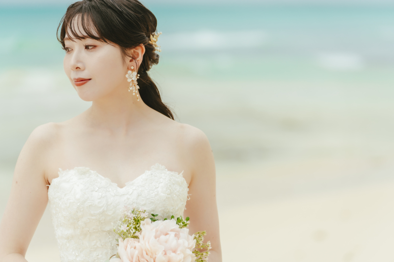 ご新婦様の美しい佇まいとコーディネート