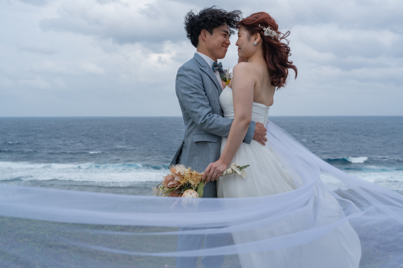 ふんわりと広がるベールが幻想的な世界へ