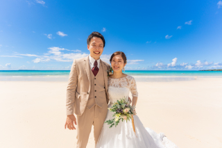 笑顔が素敵な真夏のウェディングフォト