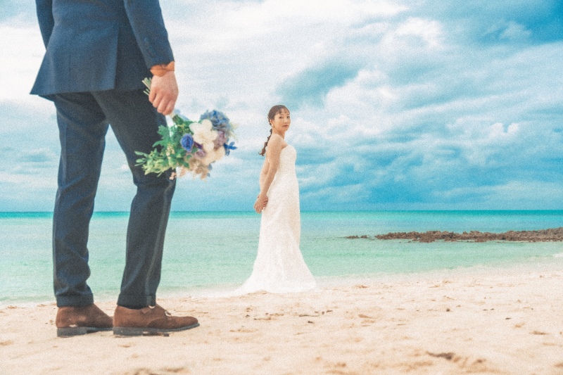 新郎様の目線の先に。