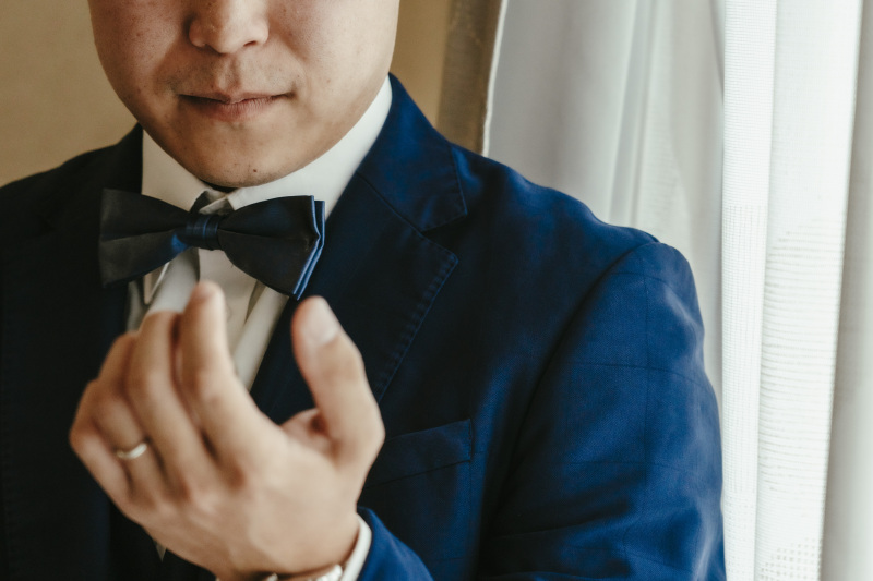 ご新郎様も タキシードの最終チェックタイム