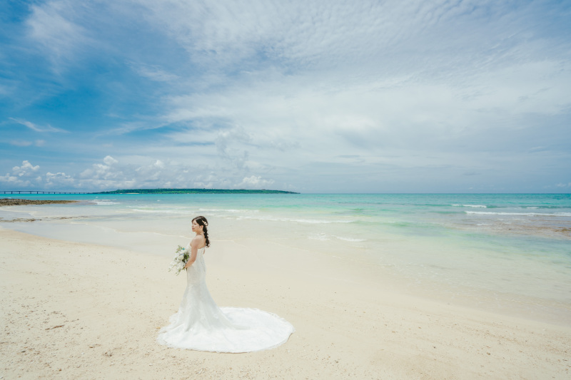 ご新婦様のとてもお似合いなウェディングドレス姿