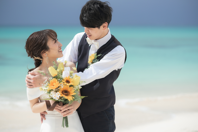 ビーチで素敵な笑顔を