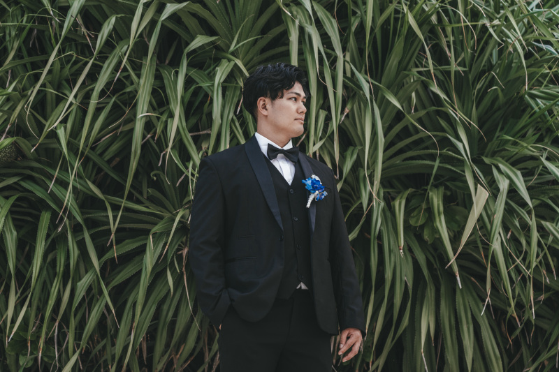 ご新郎様も落ち着いたブラックカラーのタキシードで