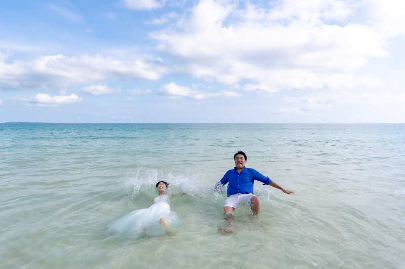 暑い夏の宮古島ビーチへウォーターイン