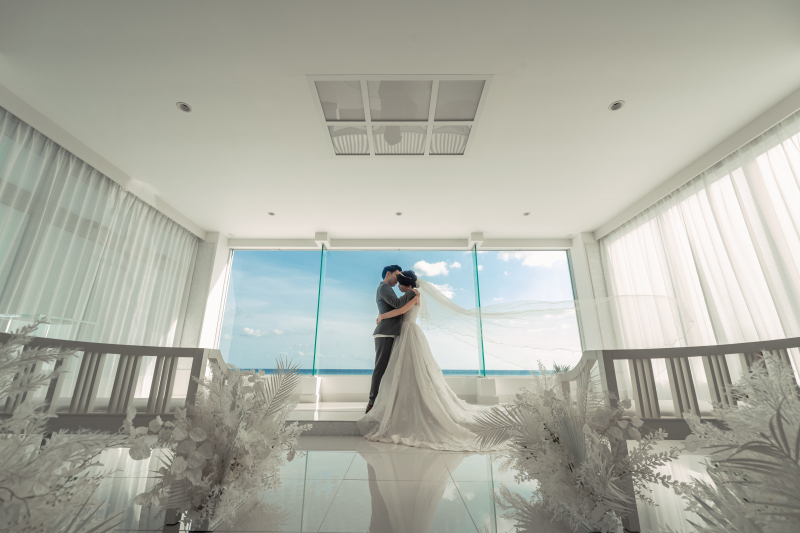 そして場所はチャペルでのフォトウェディングも