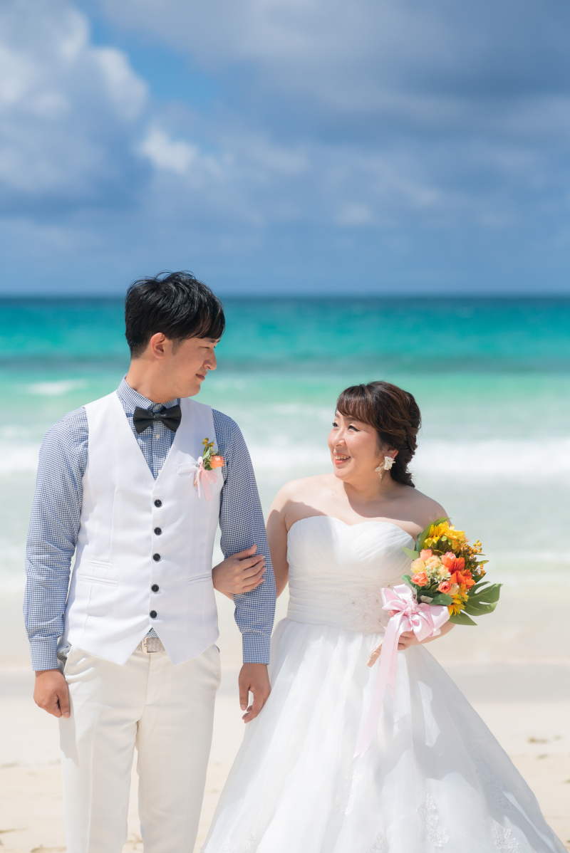 宮古ブルーが広がるビーチへ到着