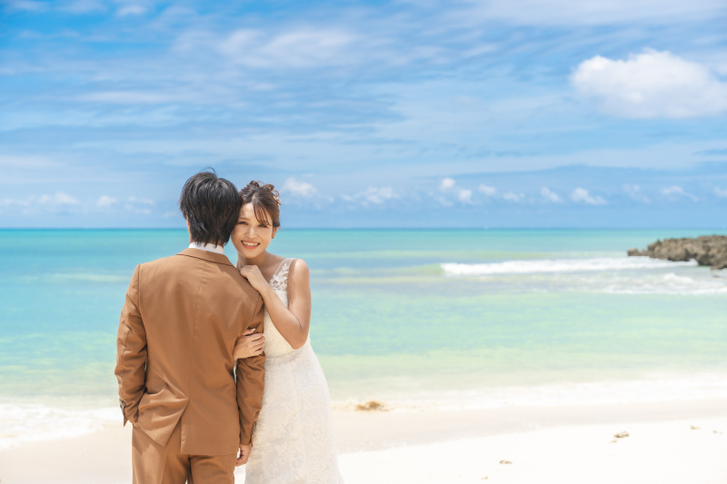 ご新婦様だけ振り返って、カメラに笑顔を♡