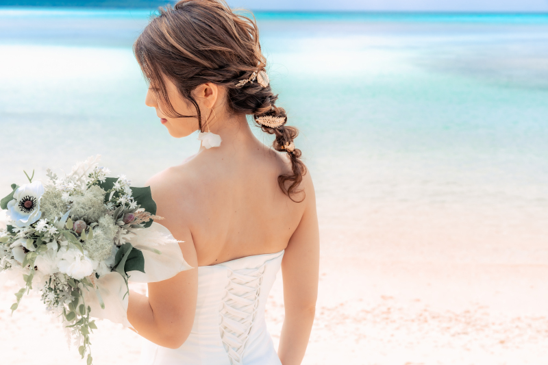 とてもキレイなご新婦様のさりげない後ろ姿