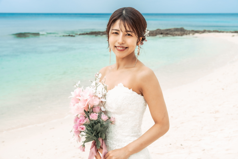 ご新婦様のコーディネートがとてもお似合い