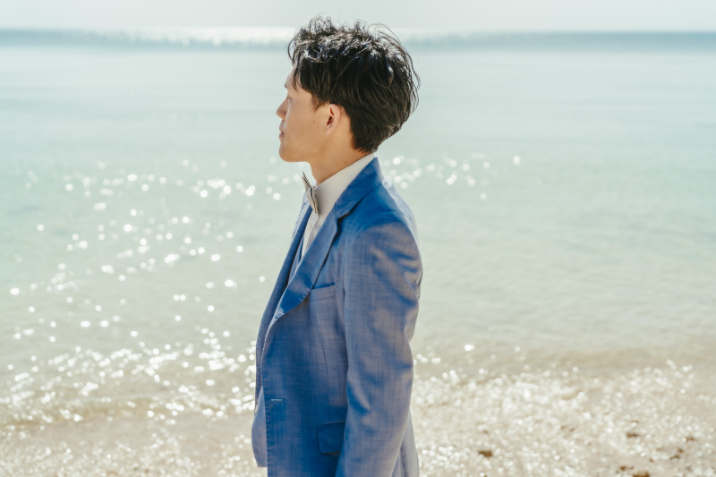 ご新郎様は爽やかなブルーのタキシードスタイル