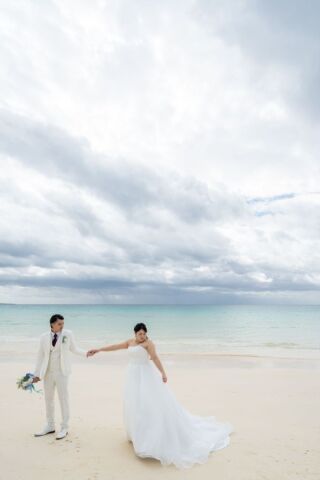 入道雲がまるで天空なビーチで♫