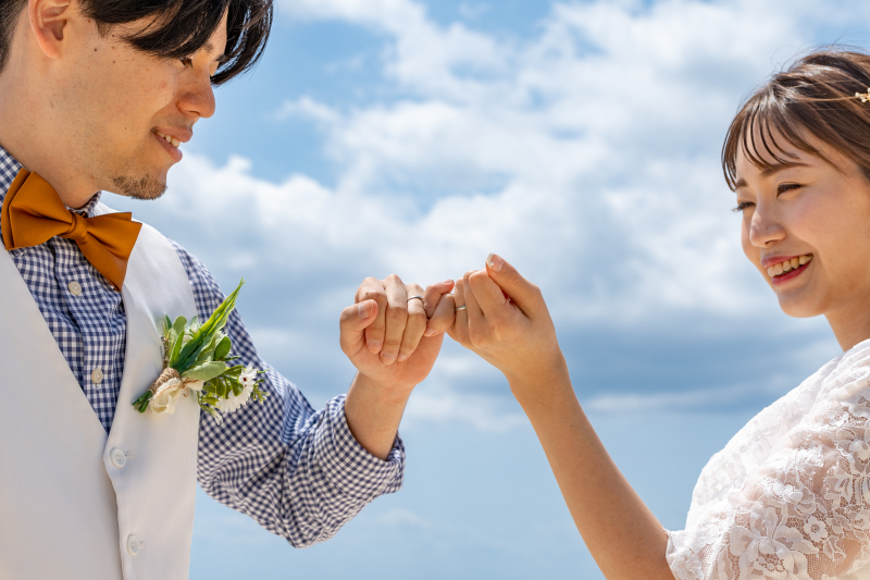 透き通る青空の下で