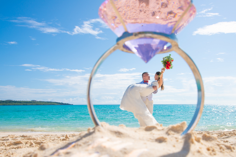 指輪の中でお姫様抱っこ♪