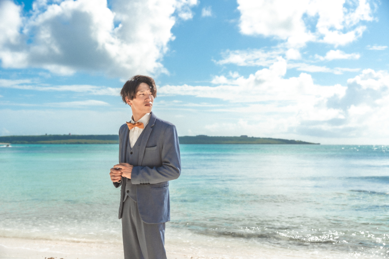 ご新郎様のコーディネートもカッコよく決まっている