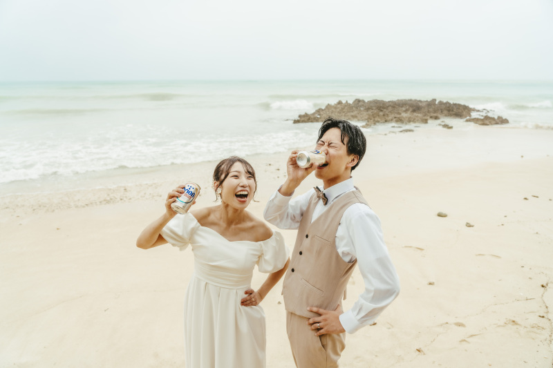 沖縄といえばグッズで表情もさらにテンションアップ