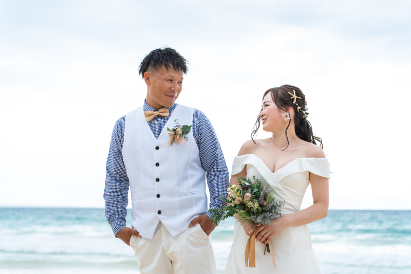 素敵なヘアアクセサリーと共に海色ビーチフォト